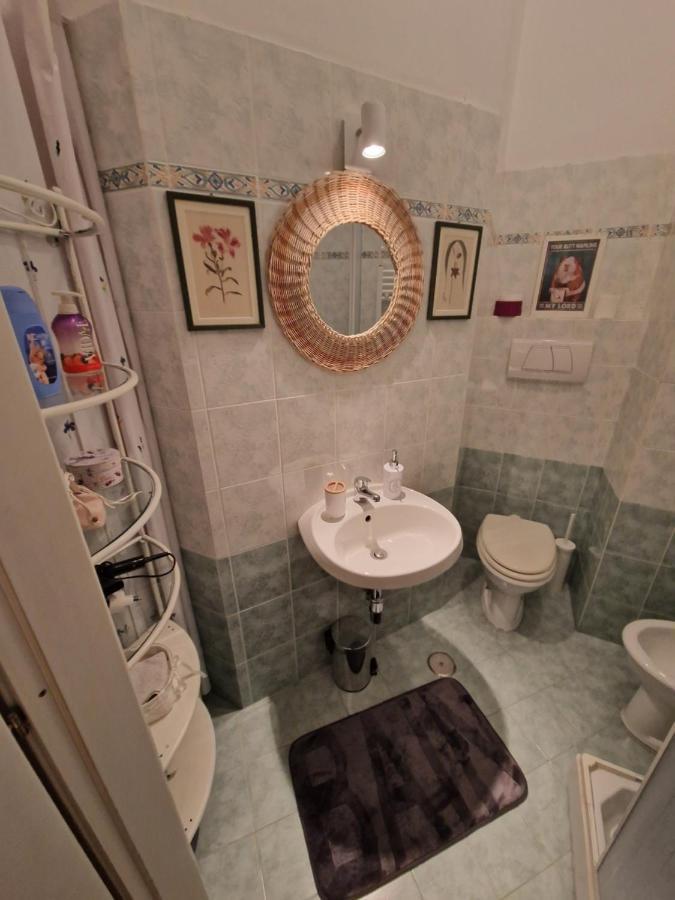 At Monica's In - Stazione Labaro Appartement *